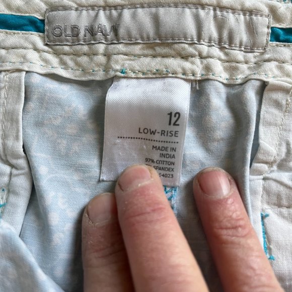 Old Navy Blue and White shorts women size 12 - Picture 3 of 4